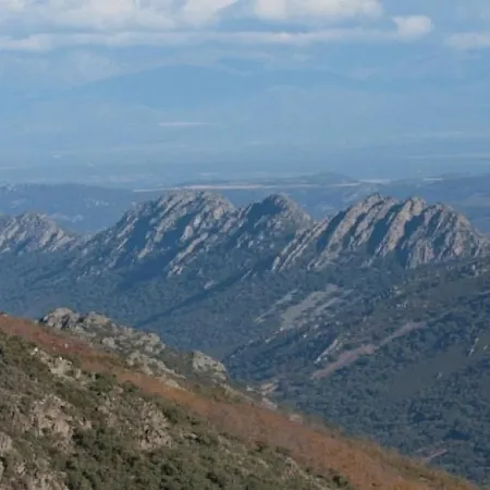 Charming House In With Shared Pool *