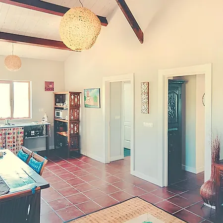 Semesterbostad Charming House In With Shared Pool